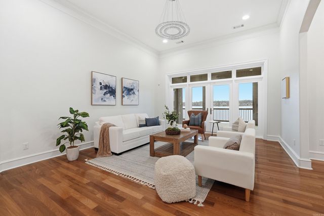 5918 Riviera Dr, Benton, AR 72019