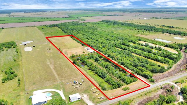 4731 Belton Lane Extension, Anahuac, TX 77514