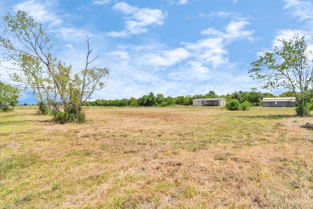 4731 Belton Lane Extension, Anahuac, TX 77514