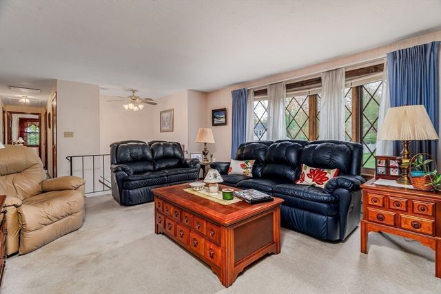 33 Monroe St, Shrewsbury, MA 01545