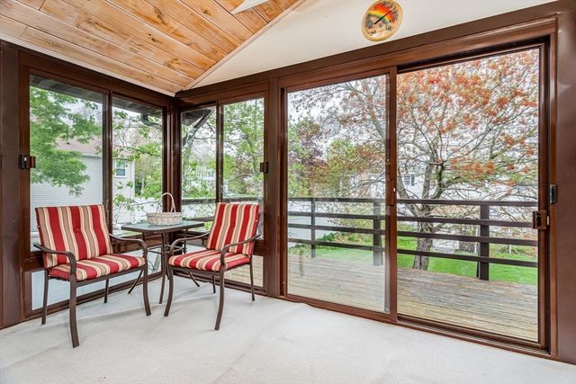 33 Monroe St, Shrewsbury, MA 01545
