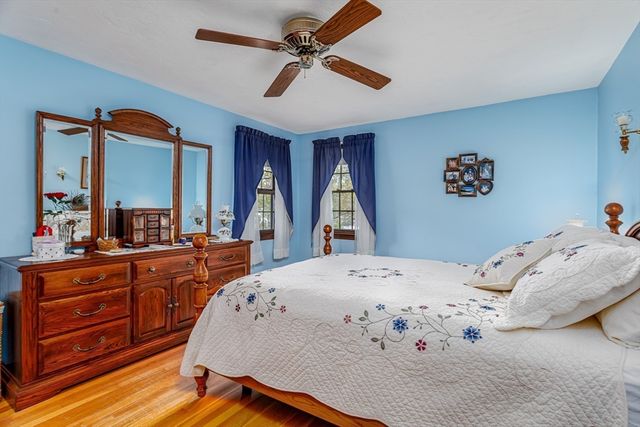 33 Monroe St, Shrewsbury, MA 01545