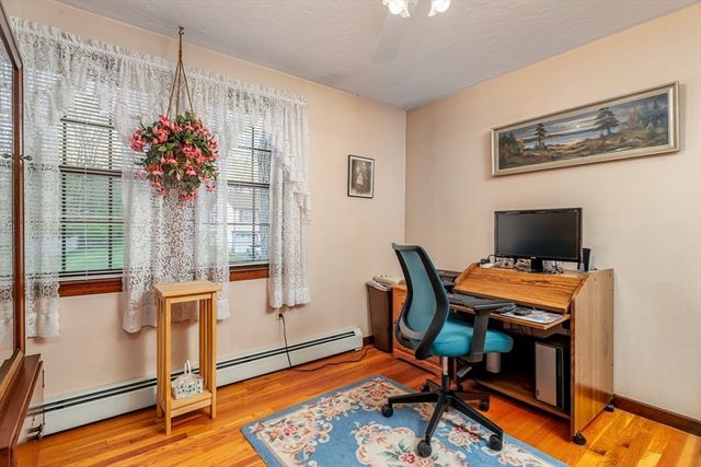 33 Monroe St, Shrewsbury, MA 01545