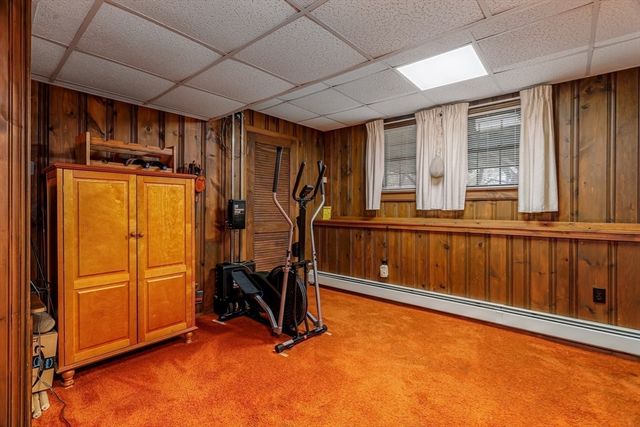 33 Monroe St, Shrewsbury, MA 01545