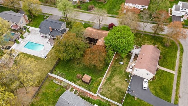 33 Monroe St, Shrewsbury, MA 01545