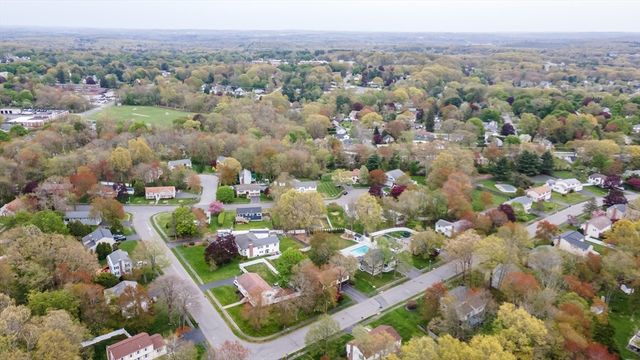 33 Monroe St, Shrewsbury, MA 01545