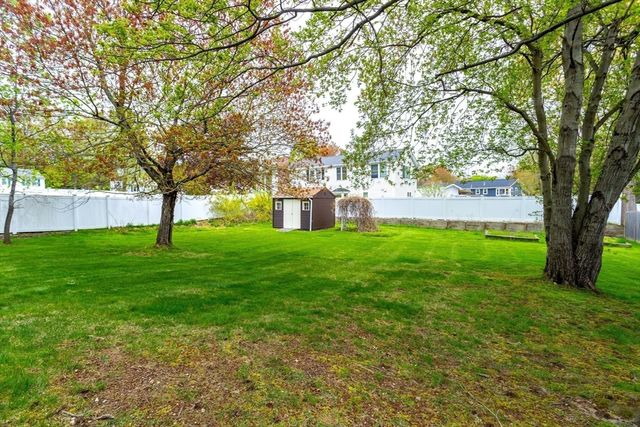 33 Monroe St, Shrewsbury, MA 01545