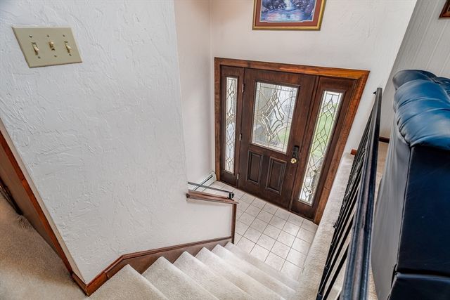 33 Monroe St, Shrewsbury, MA 01545
