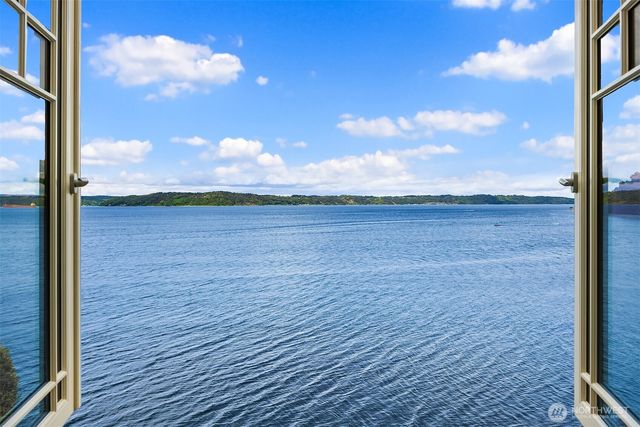 5426 Hyada Boulevard NE, Tacoma, WA 98422