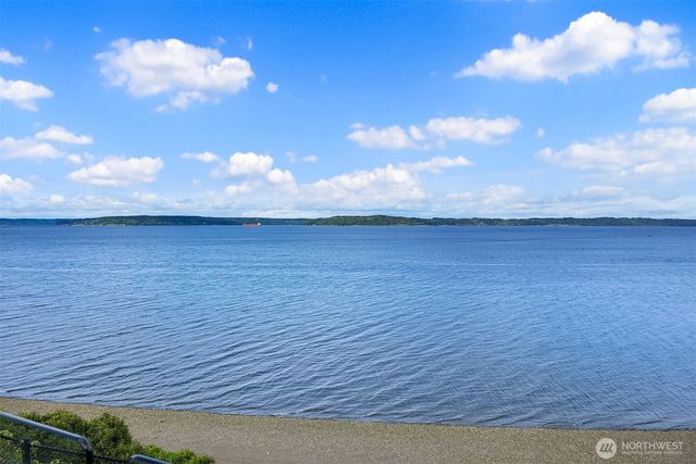 5426 Hyada Boulevard NE, Tacoma, WA 98422