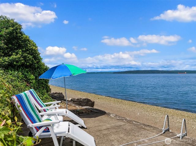 5426 Hyada Boulevard NE, Tacoma, WA 98422
