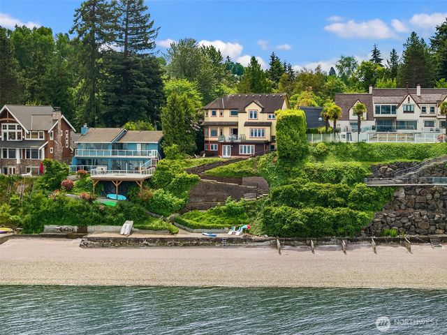 5426 Hyada Boulevard NE, Tacoma, WA 98422