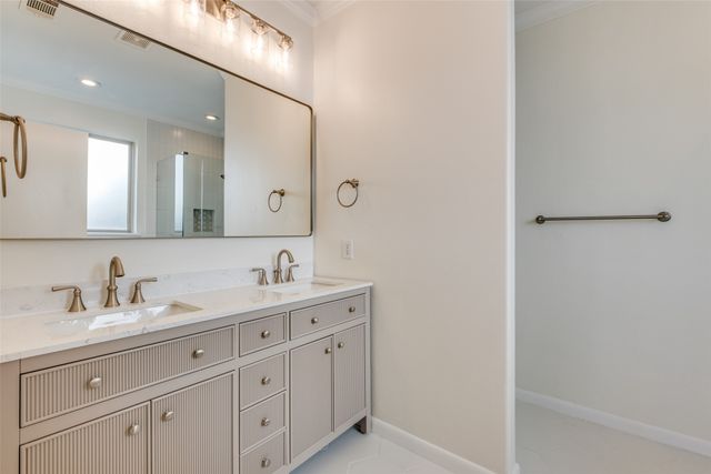 4706 Belmont Avenue, Dallas, TX 75204