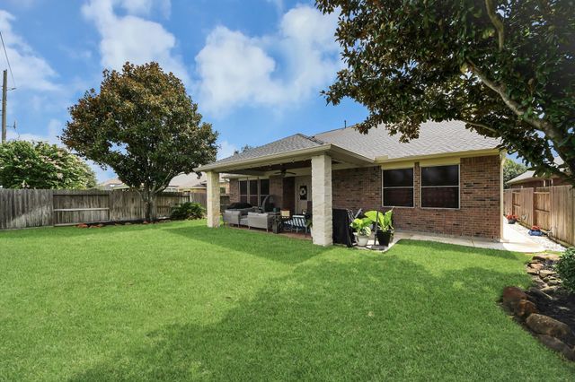 11519 Columbia Pines Lane, Cypress, TX 77433