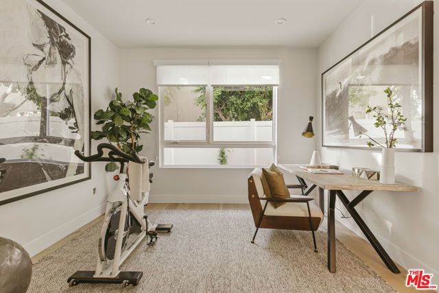 3218 S Barrington Avenue, Los Angeles, CA 90066