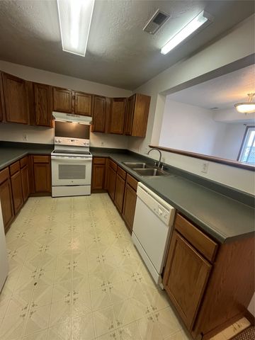 221 W CENTER Street 1, Meadville, PA 16335