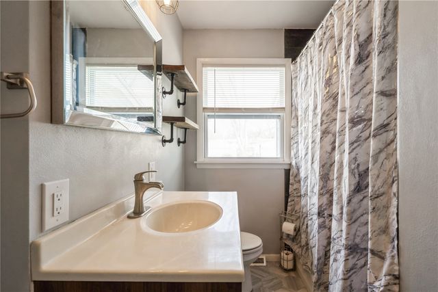 3235 Dairydale Court SE, Cedar Rapids, IA 52403