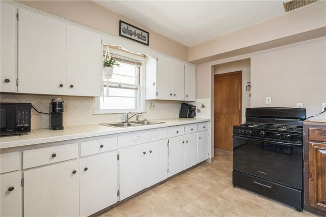 3235 Dairydale Court SE, Cedar Rapids, IA 52403