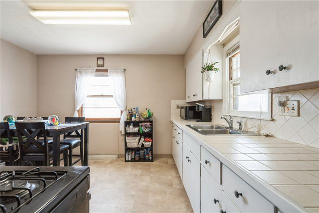 3235 Dairydale Court SE, Cedar Rapids, IA 52403