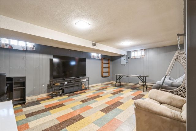 3235 Dairydale Court SE, Cedar Rapids, IA 52403