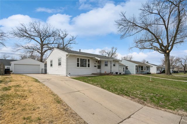 3235 Dairydale Court SE, Cedar Rapids, IA 52403