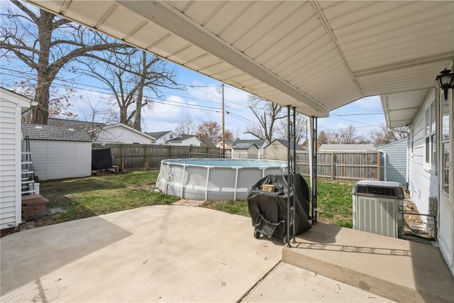 3235 Dairydale Court SE, Cedar Rapids, IA 52403