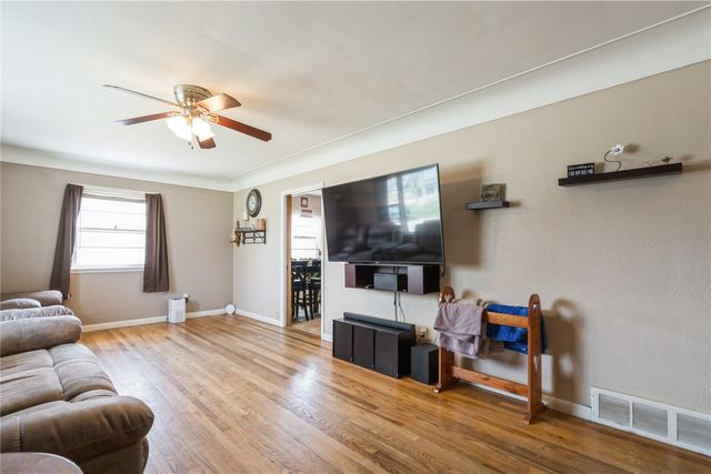 3235 Dairydale Court SE, Cedar Rapids, IA 52403