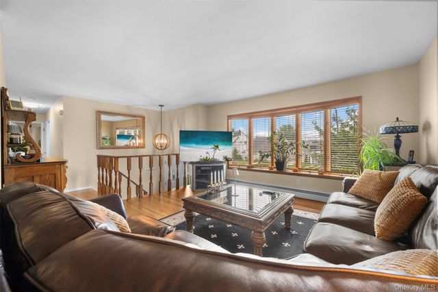 117 Washington Place, Massapequa, NY 11758