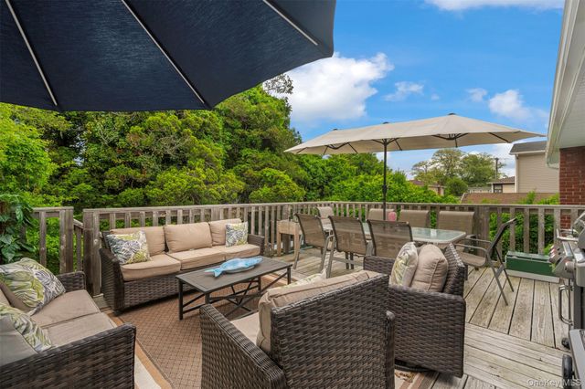117 Washington Place, Massapequa, NY 11758