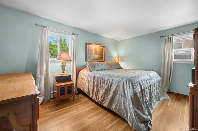 117 Washington Place, Massapequa, NY 11758