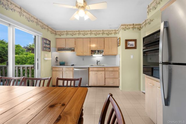 117 Washington Place, Massapequa, NY 11758