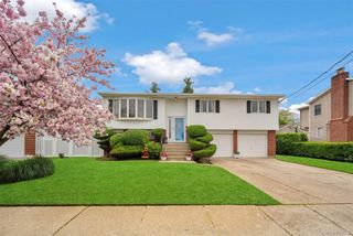 117 Washington Place, Massapequa, NY 11758
