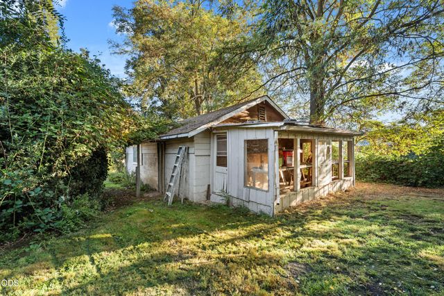 4827 Leonard Road, Grants Pass, OR 97527