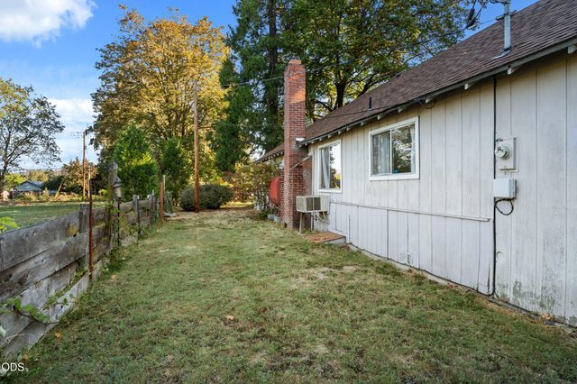 4827 Leonard Road, Grants Pass, OR 97527