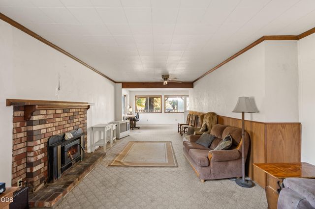 4827 Leonard Road, Grants Pass, OR 97527