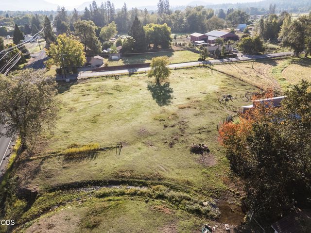 4827 Leonard Road, Grants Pass, OR 97527