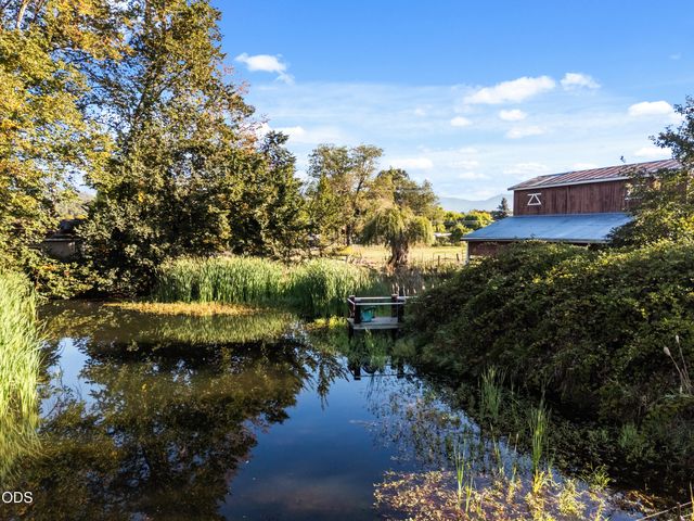 4827 Leonard Road, Grants Pass, OR 97527