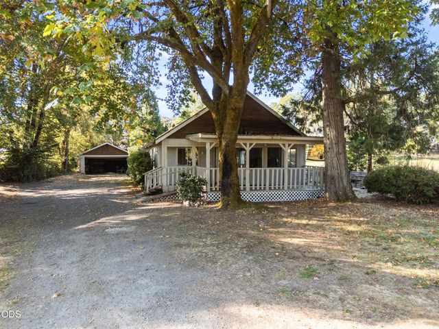 4827 Leonard Road, Grants Pass, OR 97527