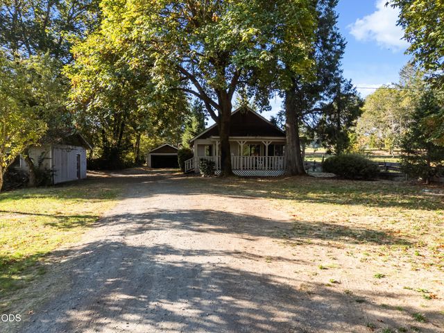 4827 Leonard Road, Grants Pass, OR 97527