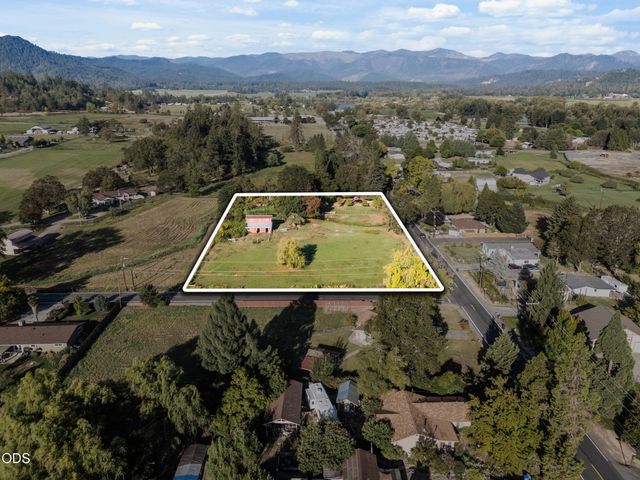 4827 Leonard Road, Grants Pass, OR 97527