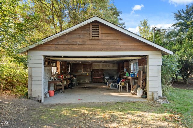 4827 Leonard Road, Grants Pass, OR 97527