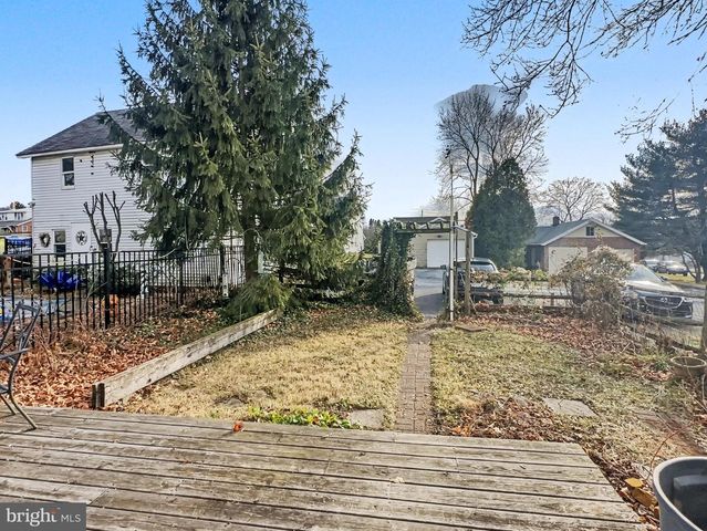 432 FAIRVIEW ST, Coopersburg, PA 18036