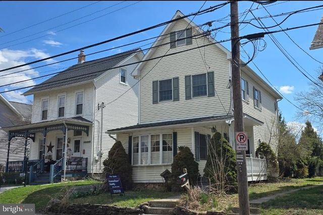 432 FAIRVIEW ST, Coopersburg, PA 18036