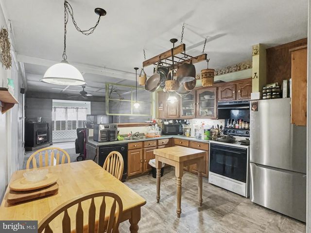 432 FAIRVIEW ST, Coopersburg, PA 18036