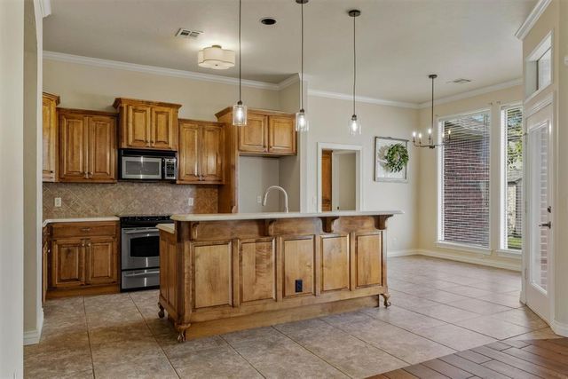 129 Bonaire Drive, Edmond, OK 73013