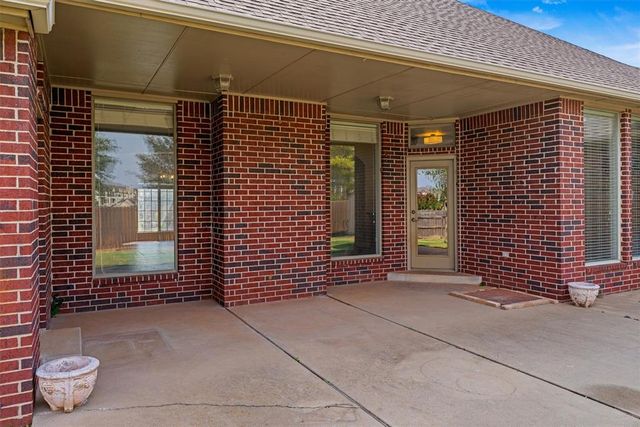 129 Bonaire Drive, Edmond, OK 73013