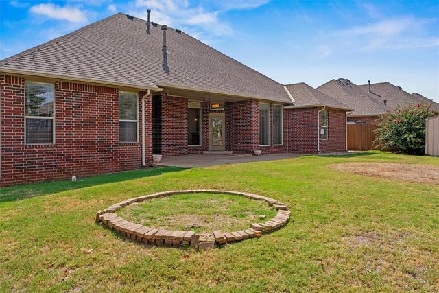 129 Bonaire Drive, Edmond, OK 73013