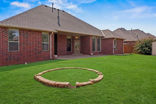 129 Bonaire Drive, Edmond, OK 73013