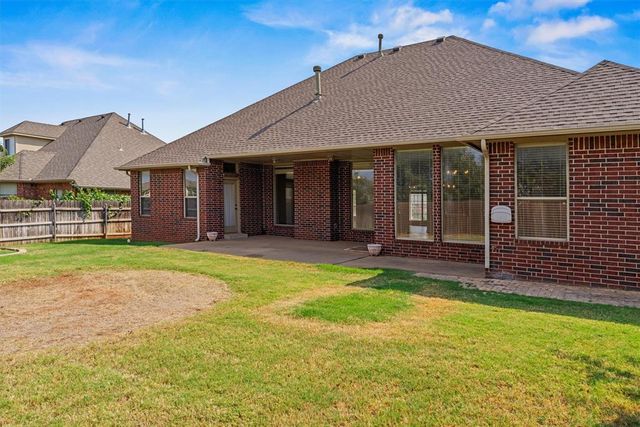 129 Bonaire Drive, Edmond, OK 73013