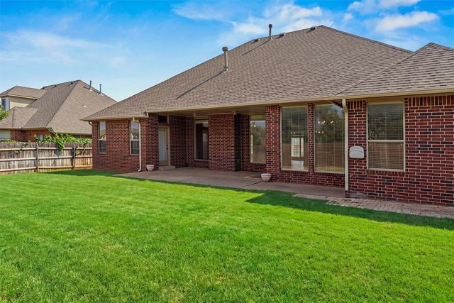 129 Bonaire Drive, Edmond, OK 73013